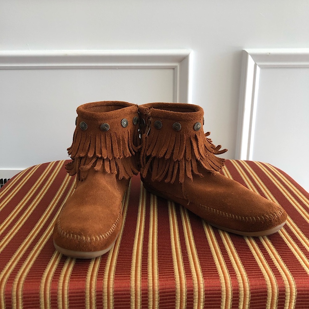 Minnetonka double fringe side zip boot